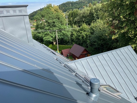 widok na dach przedszkola (kliknięcie spowoduje powiększenie obrazu)