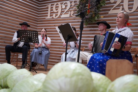 Kolejna już odsłona Tradycyjnego Kiszynio Kapusty w Brennej (kliknięcie spowoduje powiększenie obrazu)