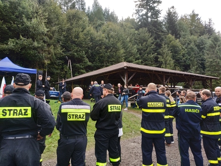 grupa strażaków podczas zawodów iron man (kliknięcie spowoduje powiększenie obrazu)