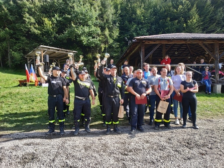 grupowe zdjęcie wszystkich uczestników zawodów (kliknięcie spowoduje powiększenie obrazu)